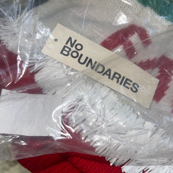 NWT-No Boundaries Christmas Sweater. Size XXL (20) - Picture 8 of 8